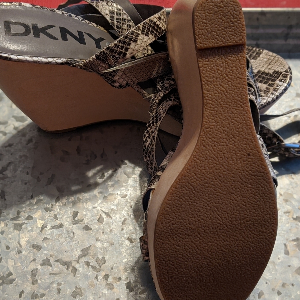 DKNYC High Heels / Wedges - Picture 8 of 10